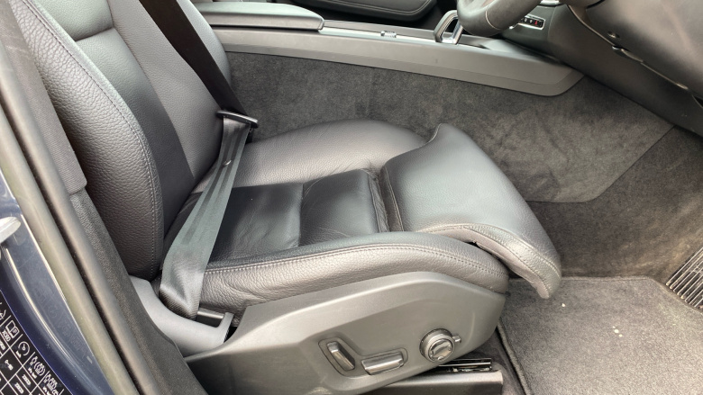 Volvo XC60 2.0 B5P Plus Dark 5dr AWD Geartronic Petrol Estate